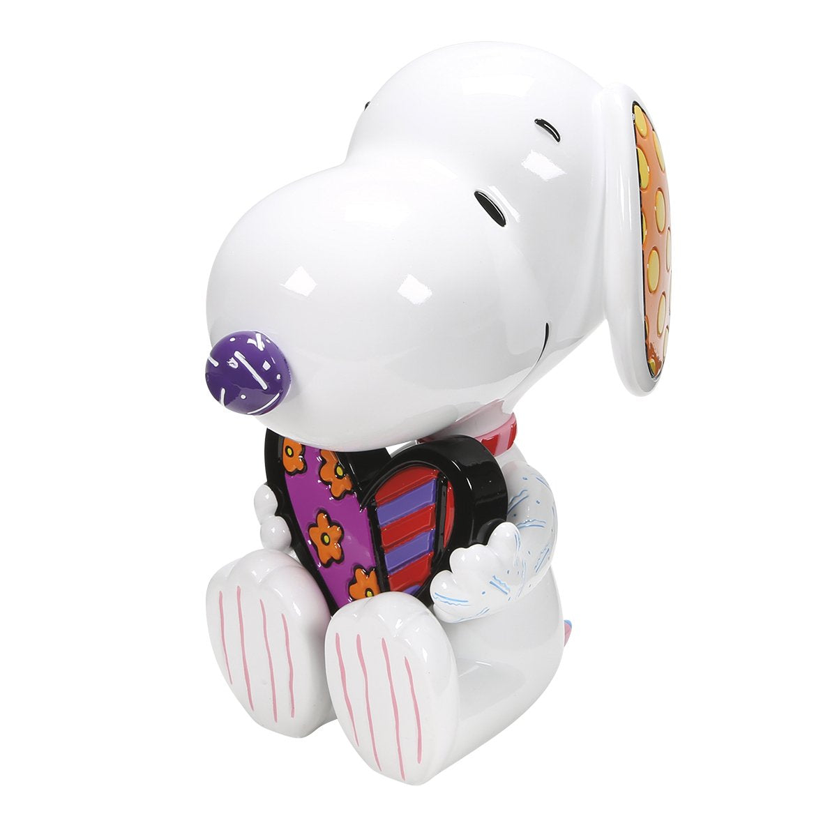 SNOOPY STATUE WITH BRITTO HEART